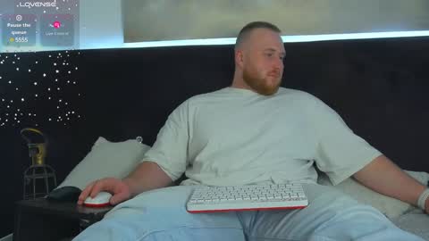 Snapshot of roddy_riss chatting on 03-12-25, 02:12 Roddy online show from 03-12-25, 02:12