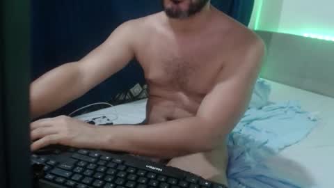 Snapshot of rodrigo_martinez chatting on 09-12-25, 10:32 rodri online show from 09-12-25, 10:32