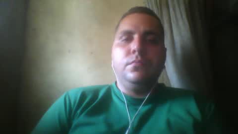 Snapshot of roger3600 chatting on 10-26-25, 02:01 Roger online show from 10-26-25, 02:01