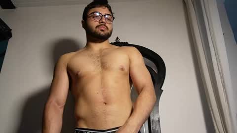 Snapshot of roger_belmont chatting on 09-25-25, 03:54 Roger Belmont online show from 09-25-25, 03:54