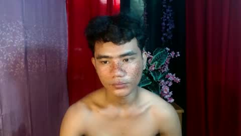Snapshot of roianboyyy chatting on 06-27-26, 11:43 roianboyyy online show from 06-27-26, 11:43
