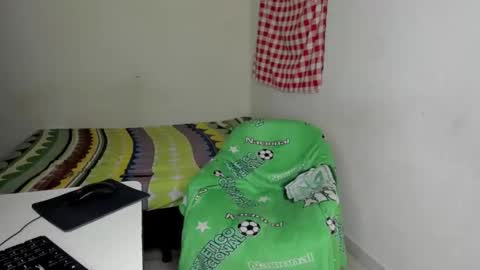 Snapshot of rolling_05 chatting on 03-15-26, 04:07 rolling_05 online show from 03-15-26, 04:07