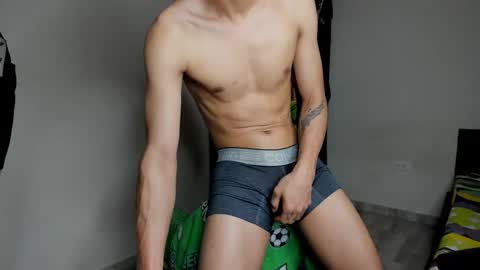 rolling_05 online show from 03-24-26, 06:57