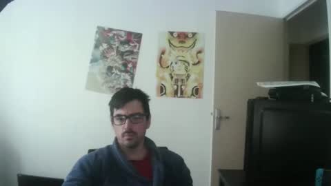 Snapshot of romainb72 chatting on 10-27-25, 07:23 romainb72 online show from 10-27-25, 07:23