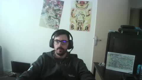 Snapshot of romainb72 chatting on 12-16-25, 08:19 romainb72 online show from 12-16-25, 08:19