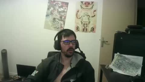 Snapshot of romainb72 chatting on 12-17-25, 07:14 romainb72 online show from 12-17-25, 07:14