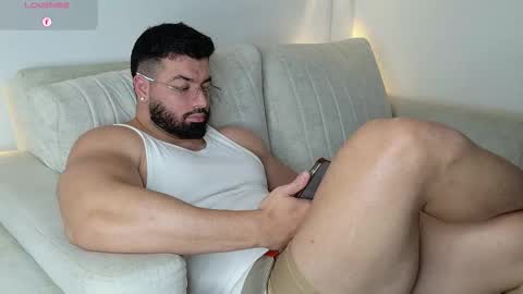 Snapshot of roman_lux chatting on 11-26-25, 07:42 Roman Lux online show from 11-26-25, 07:42