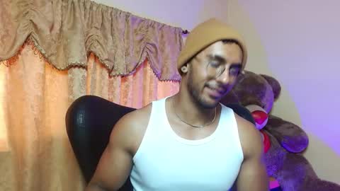 Snapshot of romanpearce_ chatting on 01-16-25, 09:08 Roman online show from 01-16-25, 09:08