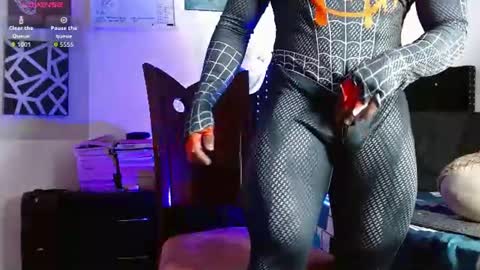 Snapshot of romanpearce_ chatting on 06-16-26, 06:10 Roman online show from 06-16-26, 06:10
