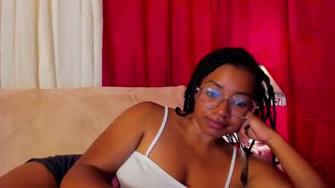 Snapshot of romantic_stargirl chatting on 09-29-25, 01:11 Is A Belle online show from 09-29-25, 01:11