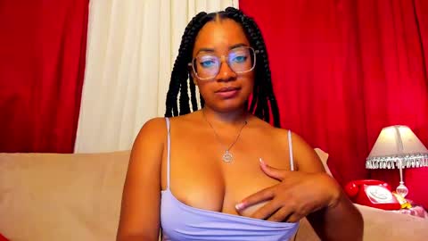 Snapshot of romantic_stargirl chatting on 10-06-25, 01:25 Is A Belle online show from 10-06-25, 01:25