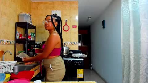 Snapshot of romantic_stargirl chatting on 10-16-25, 12:22 Is A Belle online show from 10-16-25, 12:22