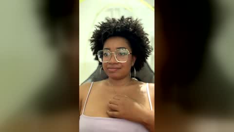 Snapshot of romantic_stargirl chatting on 01-07-26, 10:12 Is A Belle online show from 01-07-26, 10:12