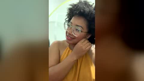 Snapshot of romantic_stargirl chatting on 01-08-26, 05:15 Is A Belle online show from 01-08-26, 05:15