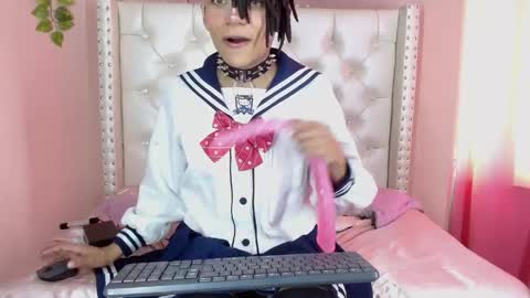 Snapshot of romeo_laurient chatting on 05-15-26, 09:33 ROMEO online show from 05-15-26, 09:33