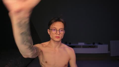 Romeo online show from 12-22-24, 04:06