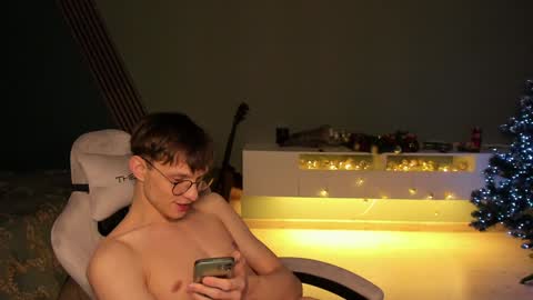 Romeo online show from 12-29-24, 08:22