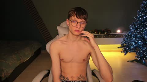 Romeo online show from 01-10-25, 04:54