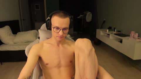 Romeo online show from 02-10-25, 05:41