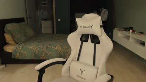 Romeo online show from 02-24-25, 05:09