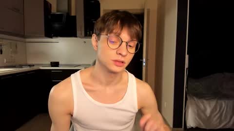 Romeo online show from 09-10-25, 03:34