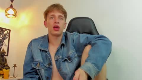 Snapshot of romeo_ricci1 chatting on 12-06-24, 03:41 Romeo Ricci online show from 12-06-24, 03:41