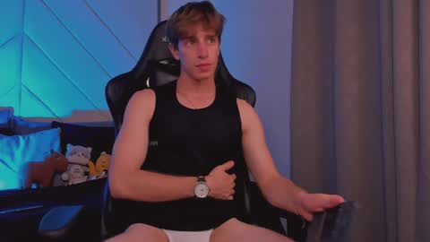 Snapshot of romeo_ricci1 chatting on 01-16-25, 06:14 Romeo Ricci online show from 01-16-25, 06:14