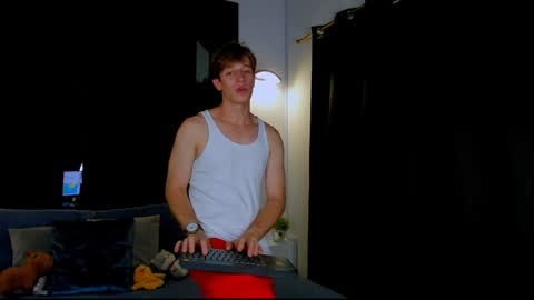 Snapshot of romeo_ricci1 chatting on 01-20-25, 11:54 Romeo Ricci online show from 01-20-25, 11:54