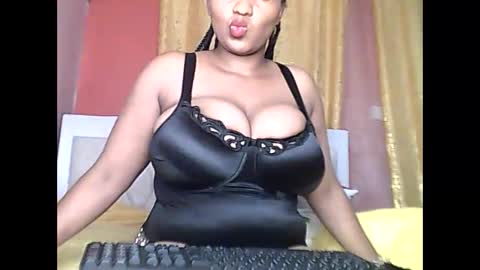 Romina 26 online show from 04-22-26, 08:43