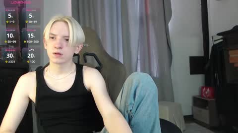 Snapshot of ron_vilsx chatting on 02-19-25, 06:44 ron vilsx online show from 02-19-25, 06:44