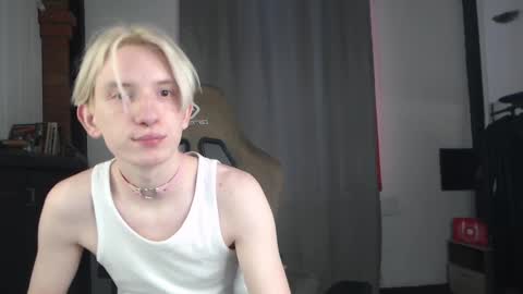 Snapshot of ron_vilsx chatting on 02-22-25, 10:07 ron vilsx online show from 02-22-25, 10:07