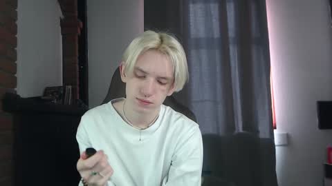 Snapshot of ron_vilsx chatting on 02-23-25, 05:23 ron vilsx online show from 02-23-25, 05:23