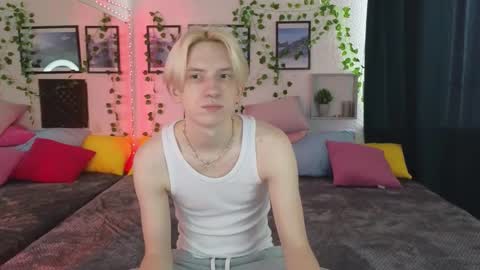 Snapshot of ron_vilsx chatting on 03-06-25, 05:46 ron vilsx online show from 03-06-25, 05:46