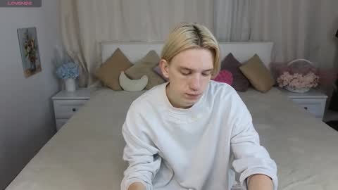 Snapshot of ron_vilsx chatting on 09-11-25, 05:51 ron vilsx online show from 09-11-25, 05:51
