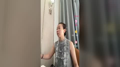 Snapshot of rongrong0329 chatting on 08-03-26, 12:20 sui sui online show from 08-03-26, 12:20