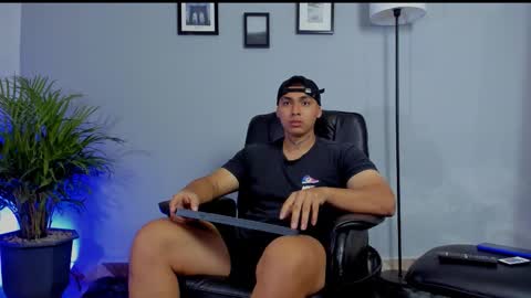 Snapshot of ronnie_canford chatting on 02-03-26, 02:53 RonnieCanford online show from 02-03-26, 02:53