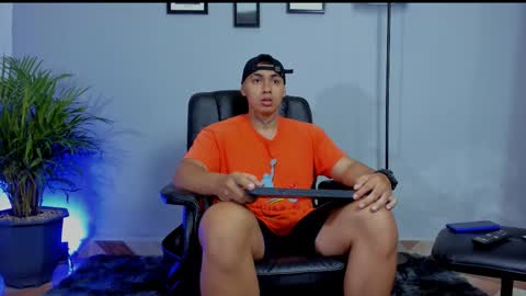 Snapshot of ronnie_canford chatting on 02-08-26, 04:21 RonnieCanford online show from 02-08-26, 04:21