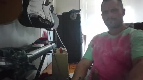 ronniejohnston13 online show from 06-06-26, 05:50
