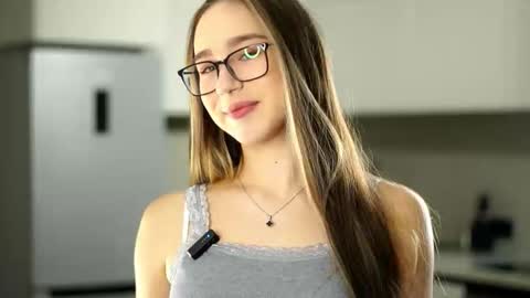 Snapshot of ronnist chatting on 11-19-25, 12:05 Veronica online show from 11-19-25, 12:05