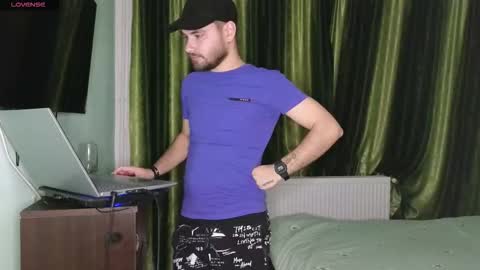 Ronny online show from 01-11-26, 04:39