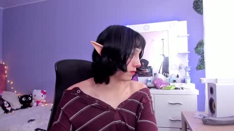 Snapshot of room312_ chatting on 12-10-24, 07:11 Twelve 3 Inst Twelve 312002 Twitter Room312 2002 online show from 12-10-24, 07:11