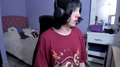 Snapshot of room312_ chatting on 12-13-24, 01:59 Twelve 3 Inst Twelve 312002 Twitter Room312 2002 online show from 12-13-24, 01:59