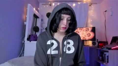 Snapshot of room312_ chatting on 12-27-24, 01:53 Twelve 3 Inst Twelve 312002 Twitter Room312 2002 online show from 12-27-24, 01:53