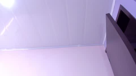 Snapshot of room312_ chatting on 01-11-25, 09:25 Twelve 3 Inst Twelve 312002 Twitter Room312 2002 online show from 01-11-25, 09:25