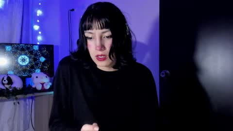 Snapshot of room312_ chatting on 01-18-25, 12:02 Twelve 3 Inst Twelve 312002 Twitter Room312 2002 online show from 01-18-25, 12:02