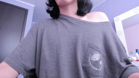 Snapshot of room312_ chatting on 02-09-25, 06:05 Twelve 3 Inst Twelve 312002 Twitter Room312 2002 online show from 02-09-25, 06:05