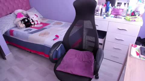 Snapshot of room312_ chatting on 02-15-25, 04:45 Twelve 3 Inst Twelve 312002 Twitter Room312 2002 online show from 02-15-25, 04:45