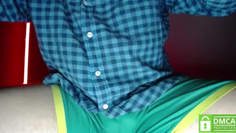 Snapshot of room_hot_x chatting on 11-17-25, 10:59 ken online show from 11-17-25, 10:59