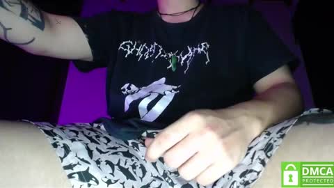 Snapshot of room_hot_x chatting on 02-19-26, 01:01 ken online show from 02-19-26, 01:01