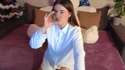roraline_lov online show from 12-13-25, 07:53